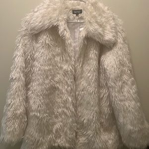 LAGUNA GIRL faux white fur coat
